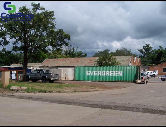 19M² WAREHOUSE TO LET IN BALLITO CENTRAL