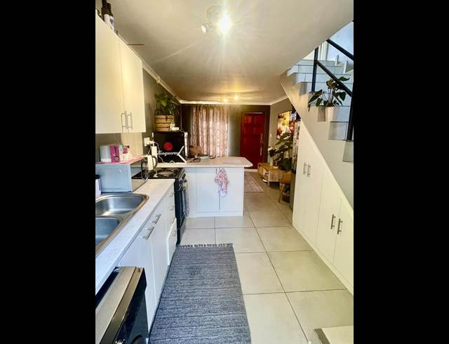 1 BEDROOM PROPERTY TO RENT IN DURBANVILLE CENTRAL