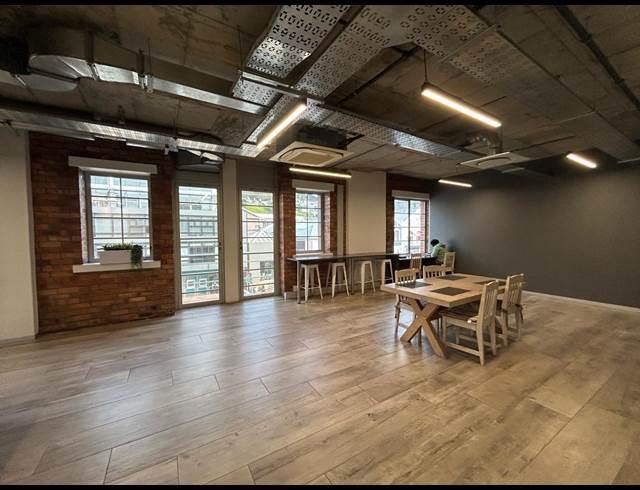 1,211M² OFFICE TO LET IN GREEN POINT