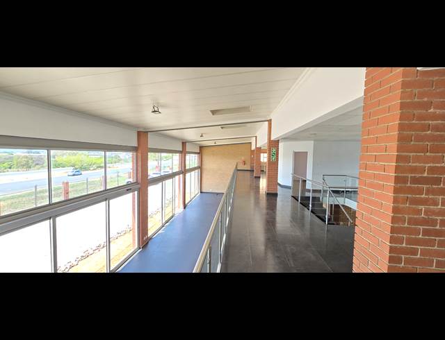 600M² SHOWROOM TO LET IN KYA SANDS