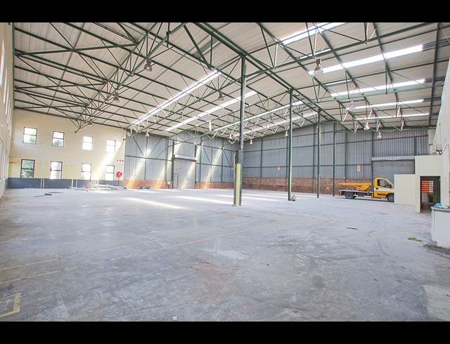 1,060M² WAREHOUSE TO LET IN RANDJESPARK