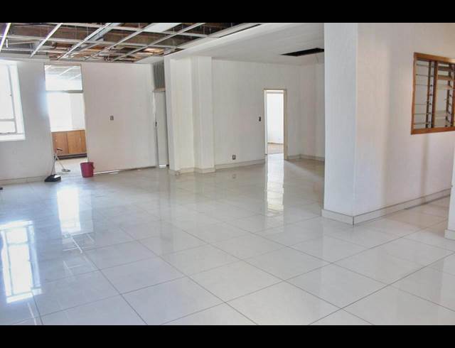 512M² BUILDING TO LET IN BOKSBURG CENTRAL