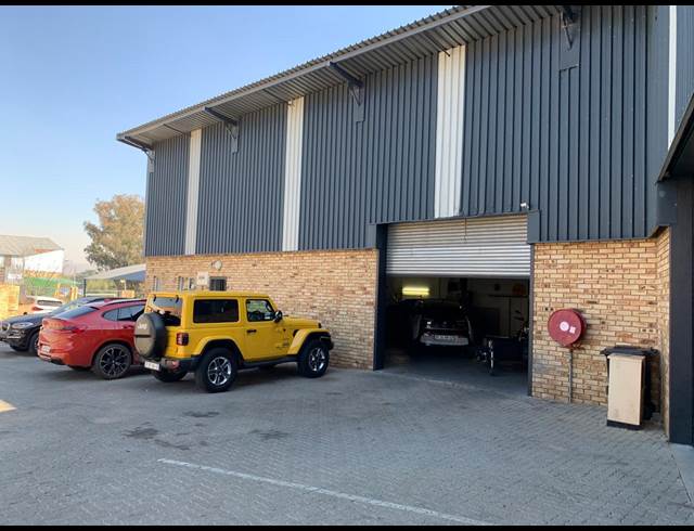 190M² WAREHOUSE TO LET IN LASER PARK