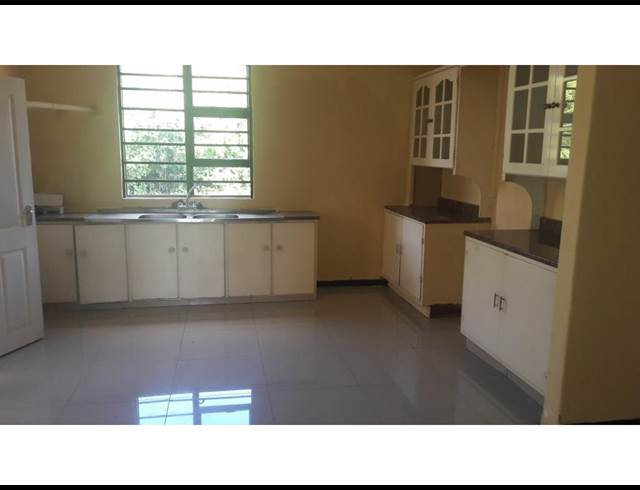 BUSINESS PROPERTY TO RENT IN ESTCOURT