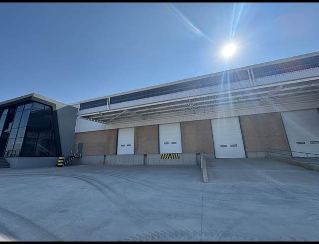 2,250M² WAREHOUSE TO LET IN AIRPORT PARK