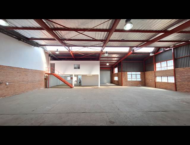 525M² WAREHOUSE TO LET IN STRIJDOMPARK