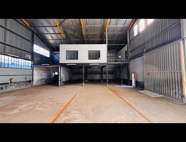 350M² WAREHOUSE TO LET IN MANUFACTA