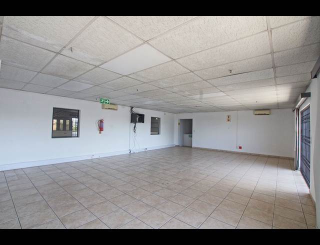 1,607M² WAREHOUSE TO LET IN HOOGLAND