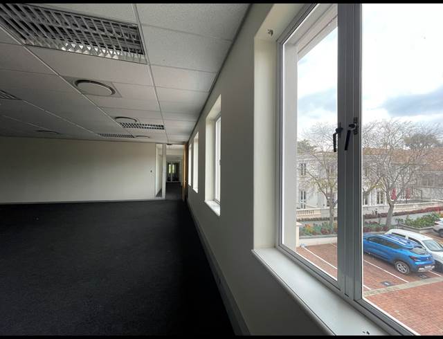 565M² OFFICE TO LET IN SANDTON CENTRAL