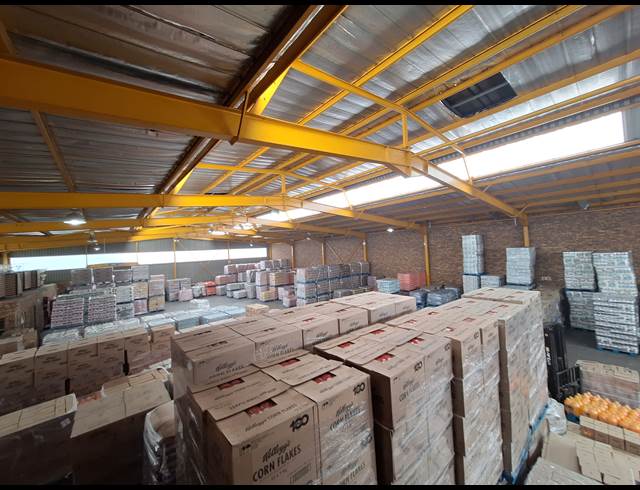 1,300M² WAREHOUSE TO LET IN ROBERTVILLE