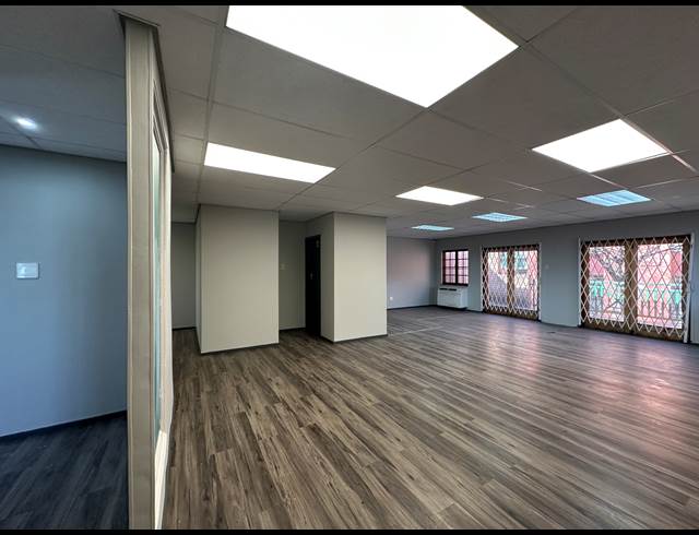 101M² OFFICE TO LET IN HIGHVELD BUSINESS PARK