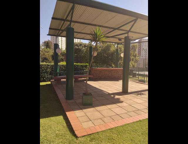 2 BEDROOM PROPERTY TO RENT IN BEDFORD GARDENS