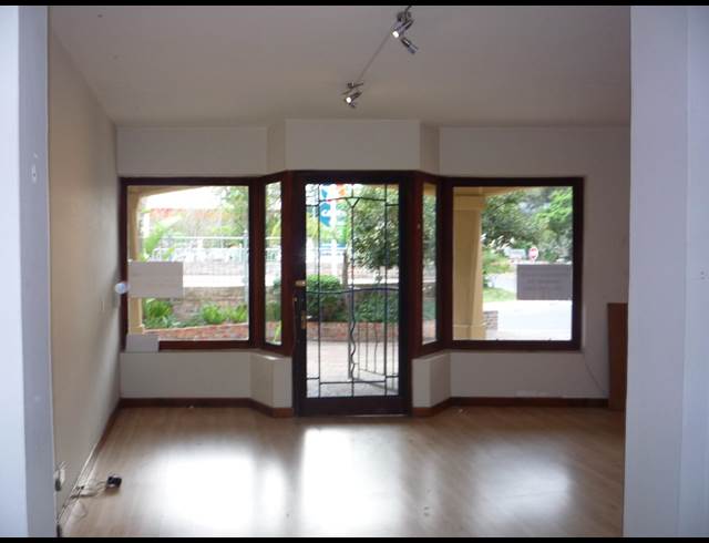 38M² OFFICE TO LET IN HOUT BAY CENTRAL