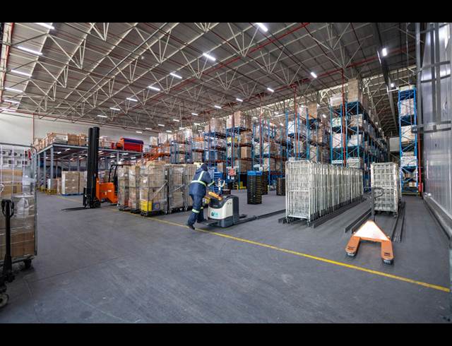 9,162M² WAREHOUSE TO LET IN WATERFALL