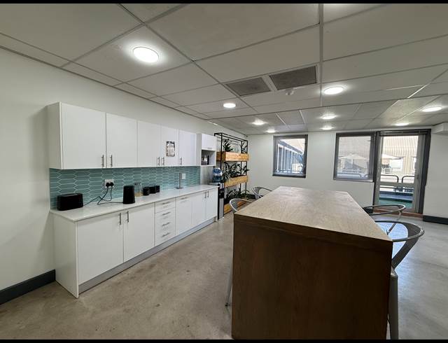 66.10M² OFFICE TO LET IN ROSEBANK