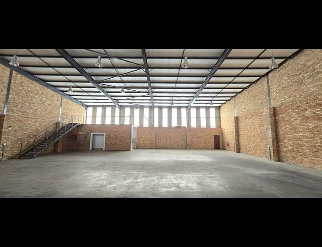 866M² WAREHOUSE TO LET IN NORTH RIDING