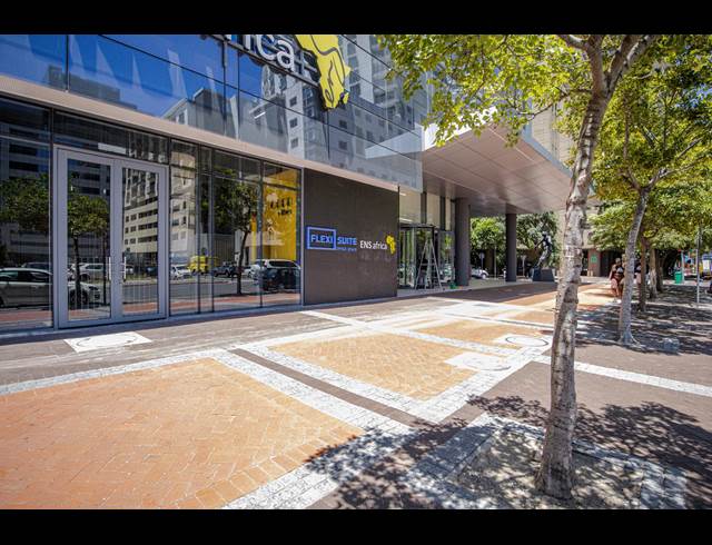 200M² RETAIL TO LET IN FORESHORE