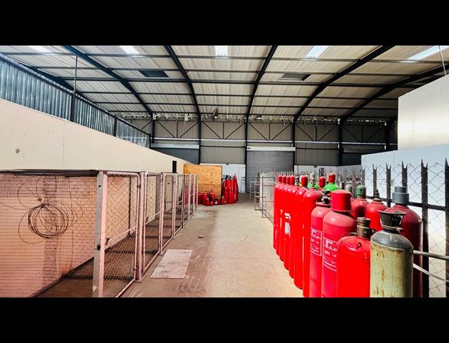 600M² WAREHOUSE TO LET IN KLIPRIVIER