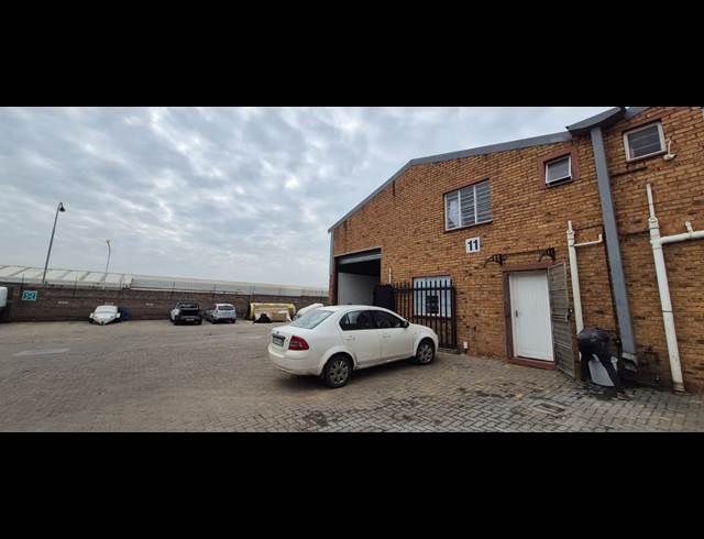 290M² WAREHOUSE TO LET IN DUNSWART