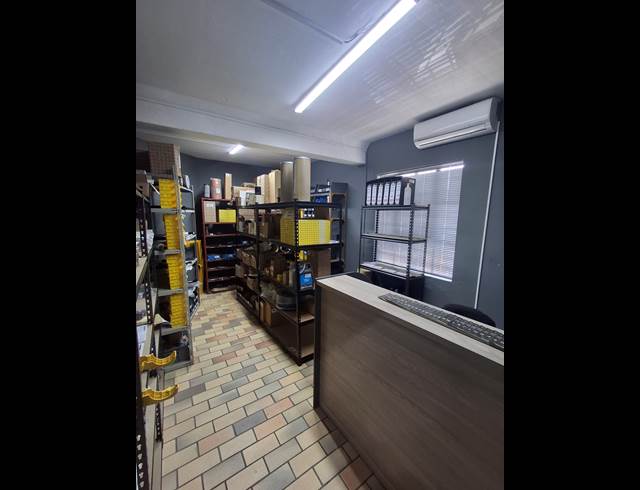 1,420M² WORKSHOP TO LET IN ARCADIA