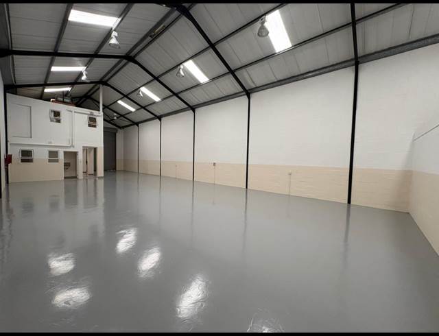 352M² WAREHOUSE TO LET IN STRAND CENTRAL