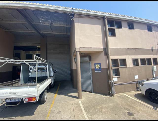 208M² WAREHOUSE TO LET IN SPRINGFIELD