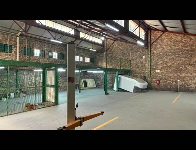 350M² WAREHOUSE TO LET IN PRETORIA WEST