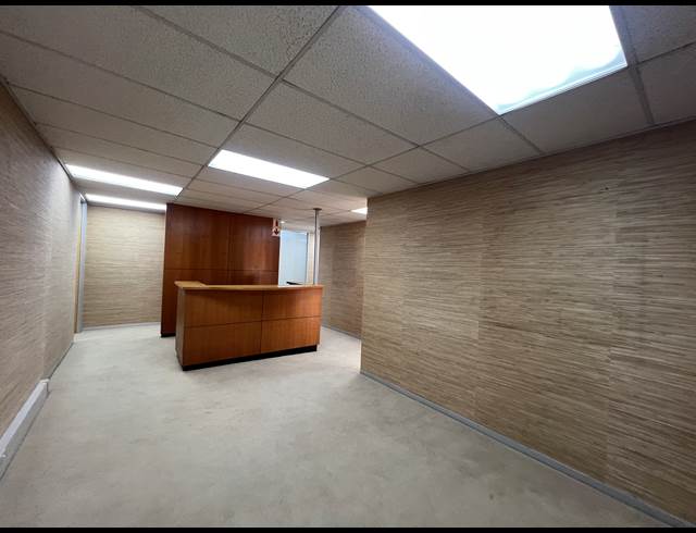 175M² OFFICE TO LET IN HYDE PARK