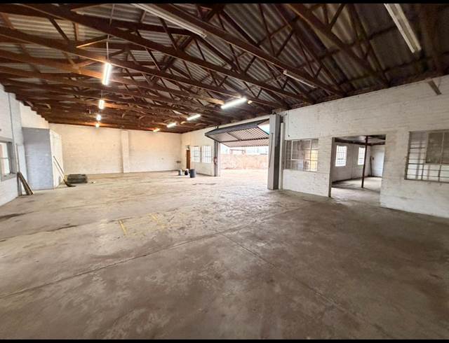 370M² WAREHOUSE TO LET IN MALMESBURY INDUSTRIA