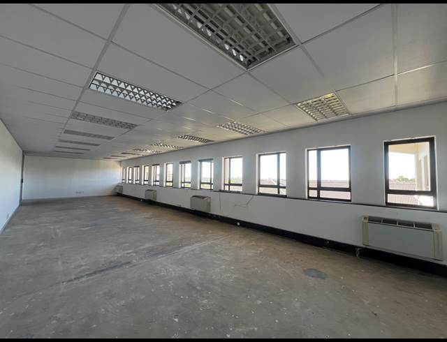97M² OFFICE TO LET IN HYDE PARK