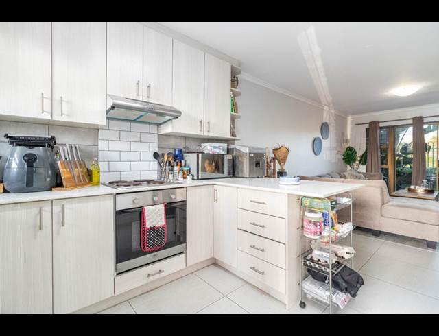 2 BEDROOM PROPERTY TO RENT IN SONSTRAAL HEIGHTS