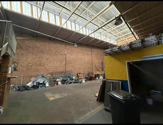 350M² WAREHOUSE TO LET IN MEADOWDALE
