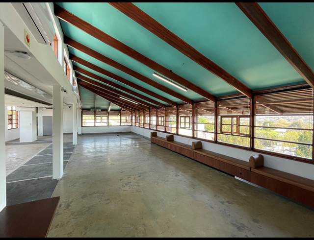 308.50M² OFFICE TO LET IN PARKHURST