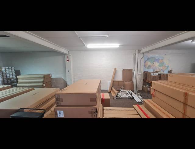 298M² FACTORY TO LET IN DIEP RIVER
