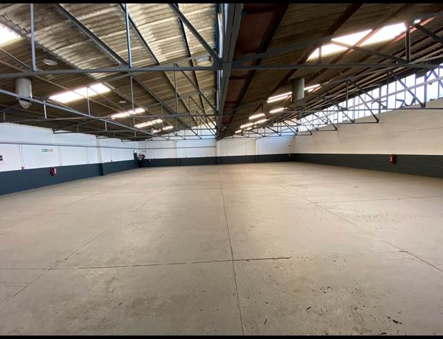 900M² WAREHOUSE RENTED IN PAARDEN EILAND