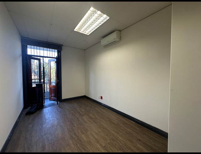 162M² OFFICE TO LET IN SANDTON CENTRAL