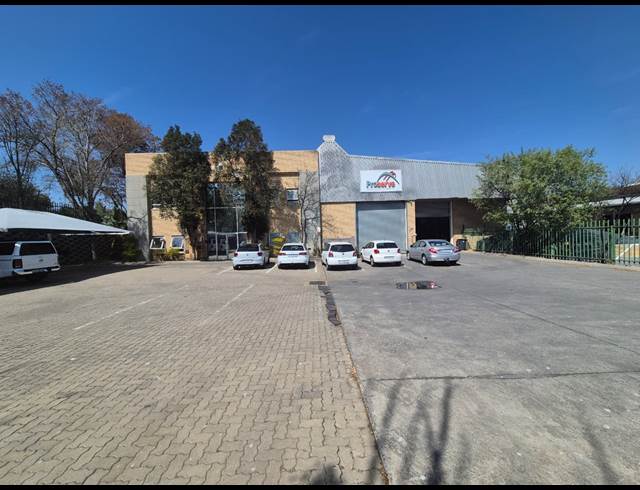1,428M² WAREHOUSE TO LET IN LINBRO PARK