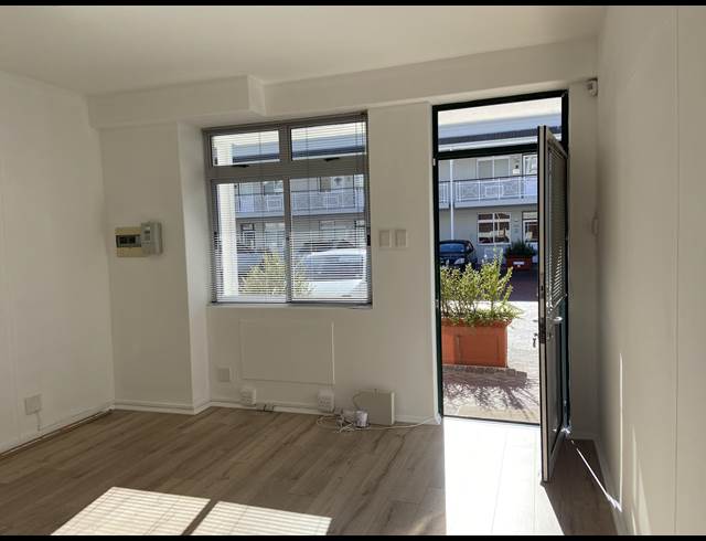 50M² OFFICE TO LET IN WESTLAKE