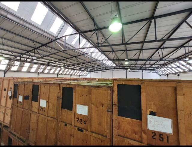 1,040M² WAREHOUSE TO LET IN KILLARNEY GARDENS