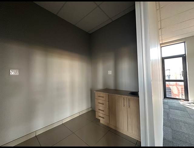 148.40M² OFFICE TO LET IN HIGHVELD TECHNOPARK
