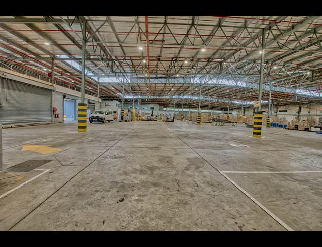 10,000M² WAREHOUSE TO LET IN RIVERHORSE VALLEY