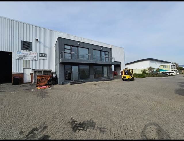 474M² WAREHOUSE TO LET IN SOMERSET WEST CENTRAL