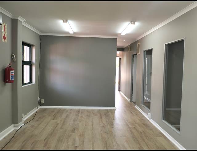 126M² OFFICE TO LET IN DURBANVILLE CENTRAL