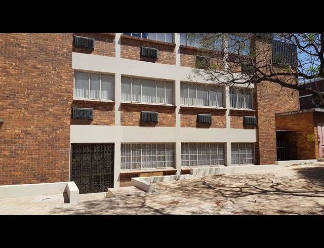 900M² OFFICE TO LET IN TULISA PARK