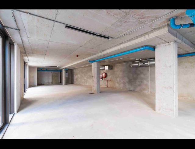 157M² RETAIL TO LET IN GARDENS