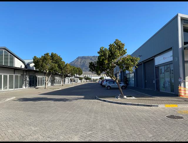 424M² RETAIL TO LET IN TOKAI
