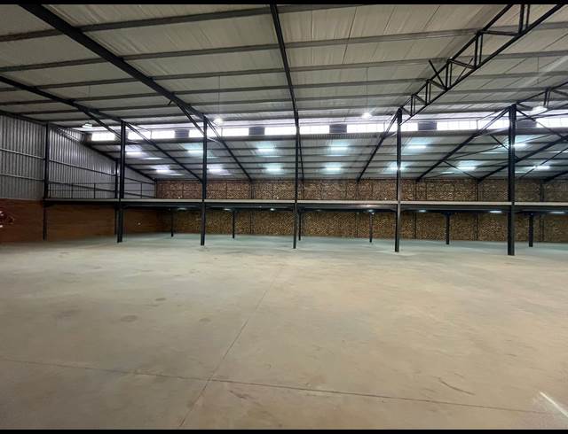 2,702M² WAREHOUSE TO LET IN ORMONDE