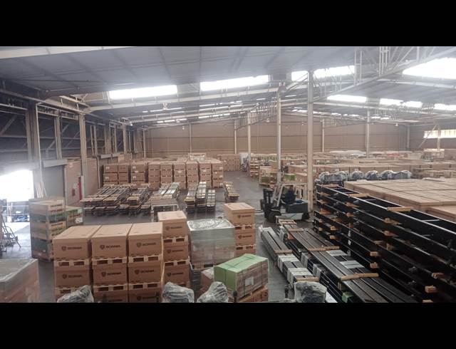 3,887M² WAREHOUSE TO LET IN AEROTON
