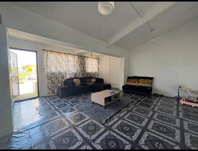 2 BEDROOM PROPERTY TO RENT IN PINATI