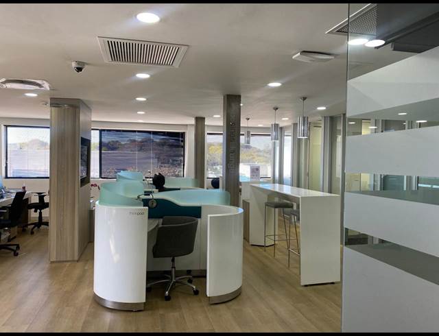M² SERVICED OFFICE TO LET IN BROOKLYN